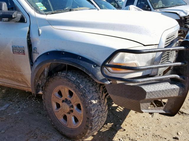 3D7UT2CL2BG512258 - 2011 DODGE RAM 2500 WHITE photo 9