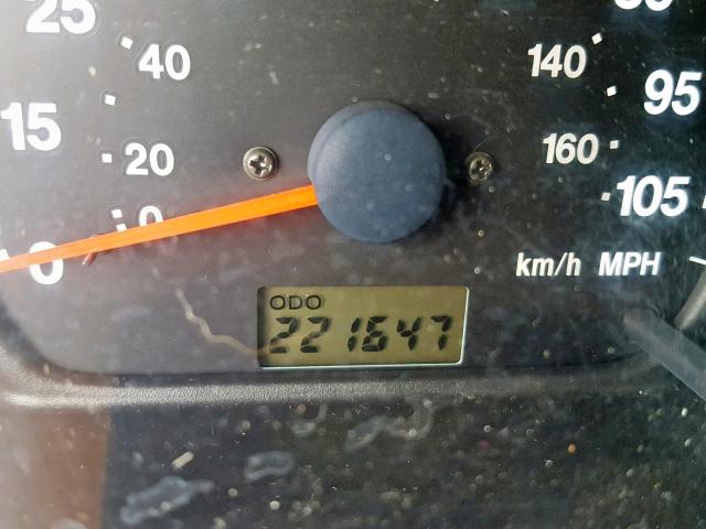 2CNBJ13C016929255 - 2001 CHEVROLET TRACKER RED photo 8