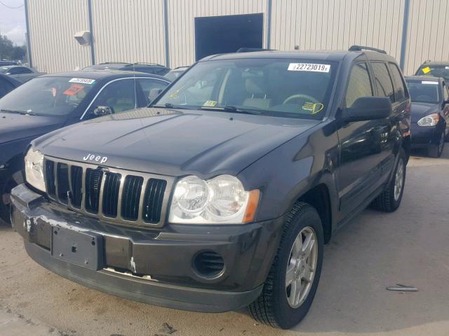 1J4GR48K05C707861 - 2005 JEEP GRAND CHER GRAY photo 2