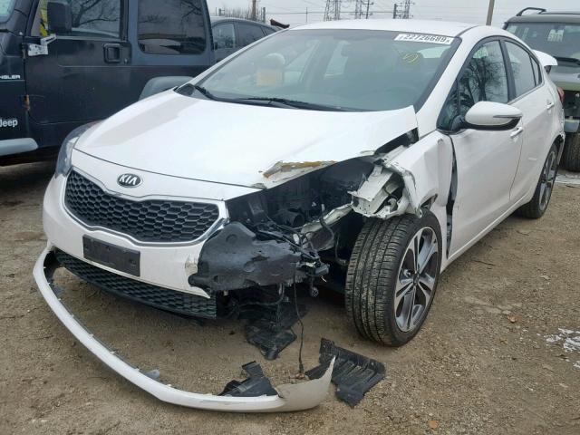 KNAFX4A84F5293346 - 2015 KIA FORTE EX WHITE photo 2