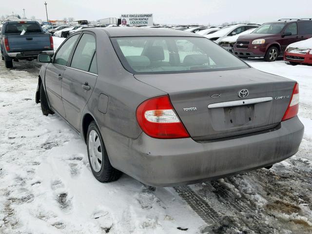 JTDBE32K420082392 - 2002 TOYOTA CAMRY LE GRAY photo 3