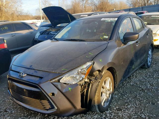 3MYDLBZV4GY104799 - 2016 TOYOTA SCION IA CHARCOAL photo 2