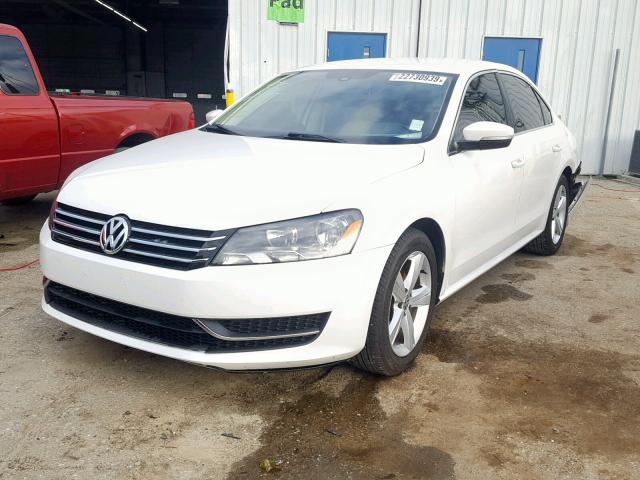 1VWBP7A36DC121977 - 2013 VOLKSWAGEN PASSAT SE WHITE photo 2