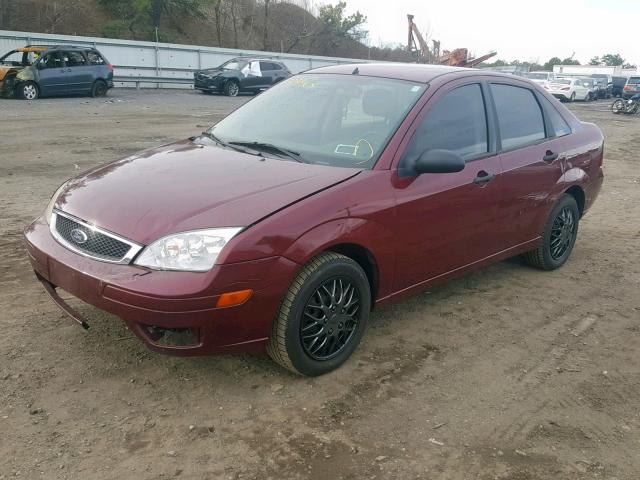 1FAHP34N07W135255 - 2007 FORD FOCUS ZX4 RED photo 2