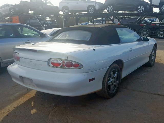 2G1FP32K112129878 - 2001 CHEVROLET CAMARO WHITE photo 4