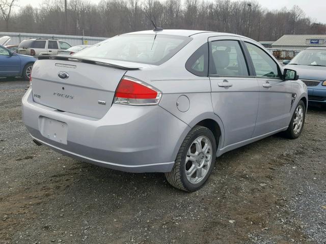 1FAHP35N48W137719 - 2008 FORD FOCUS SE SILVER photo 4