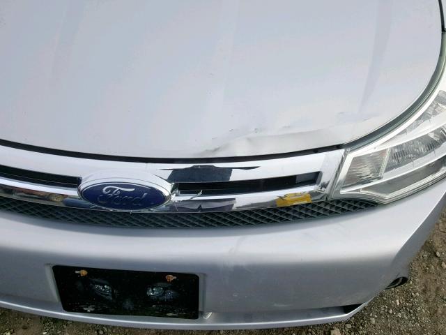 1FAHP35N48W137719 - 2008 FORD FOCUS SE SILVER photo 9