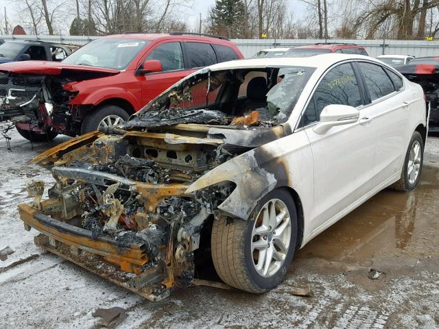 3FA6P0HR3DR139043 - 2013 FORD FUSION SE WHITE photo 2