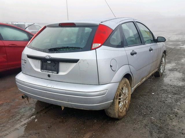 1FAFP37N07W211804 - 2007 FORD FOCUS ZX5 SILVER photo 4