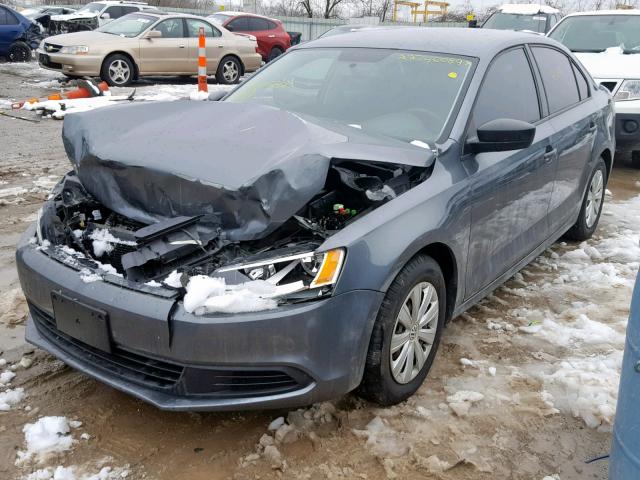 3VW2K7AJ0EM253758 - 2014 VOLKSWAGEN JETTA BASE GRAY photo 2