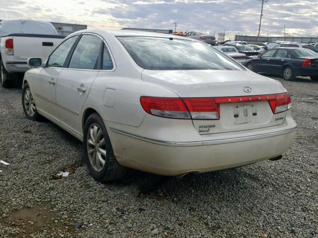 KMHFC46F36A095298 - 2006 HYUNDAI AZERA SE WHITE photo 3