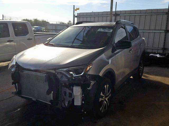 JTMZFREVXJJ158176 - 2018 TOYOTA RAV4 LE SILVER photo 2