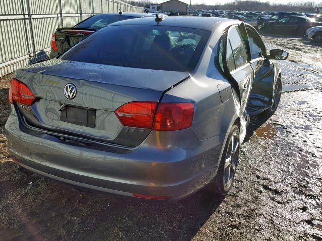 3VWDX7AJ8DM378144 - 2013 VOLKSWAGEN JETTA SE GRAY photo 4