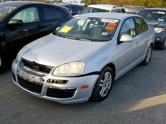 3VWPF71K47M123066 - 2007 VOLKSWAGEN JETTA 2.5 SILVER photo 2