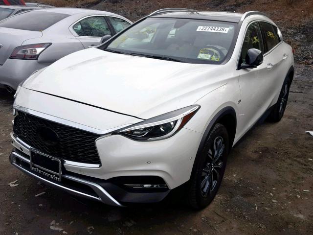 SJKCH5CR8HA039449 - 2017 INFINITI QX30 BASE WHITE photo 2