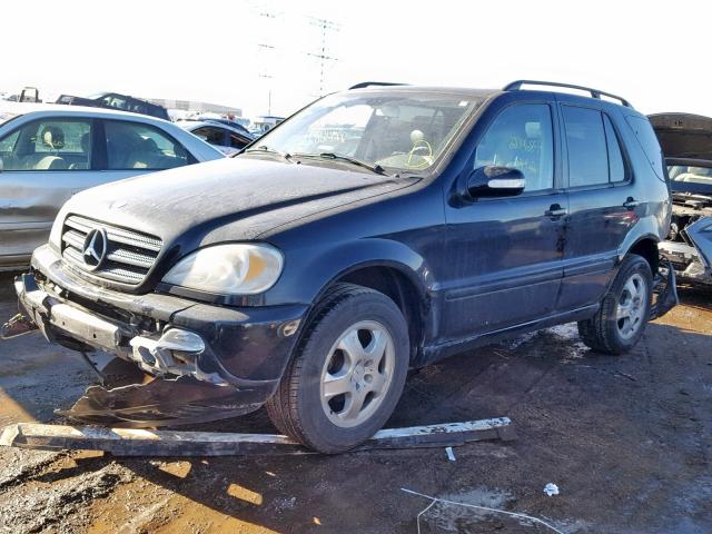 4JGAB54E72A330986 - 2002 MERCEDES-BENZ ML 320 BLACK photo 2