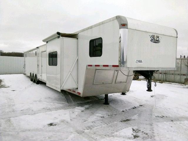 5BWUV5330G1000281 - 2016 VINT TRAILER WHITE photo 1