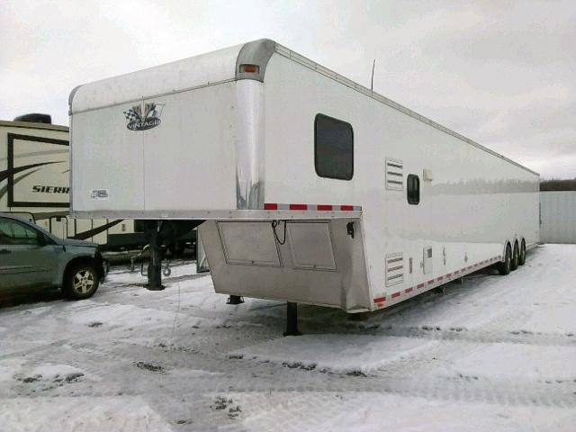 5BWUV5330G1000281 - 2016 VINT TRAILER WHITE photo 2