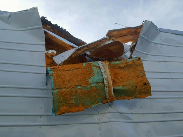 1UYVS2530J2002028 - 2018 UTILITY UNKNOWN 白色 照片 9