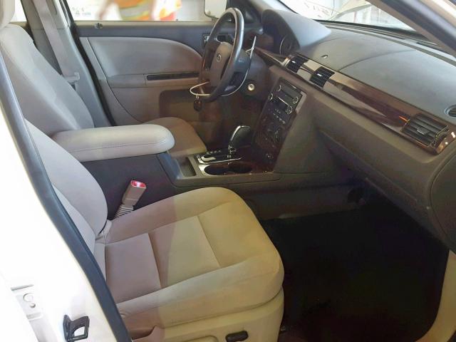 1FAHP23W19G105473 - 2009 FORD TAURUS SE WHITE photo 5