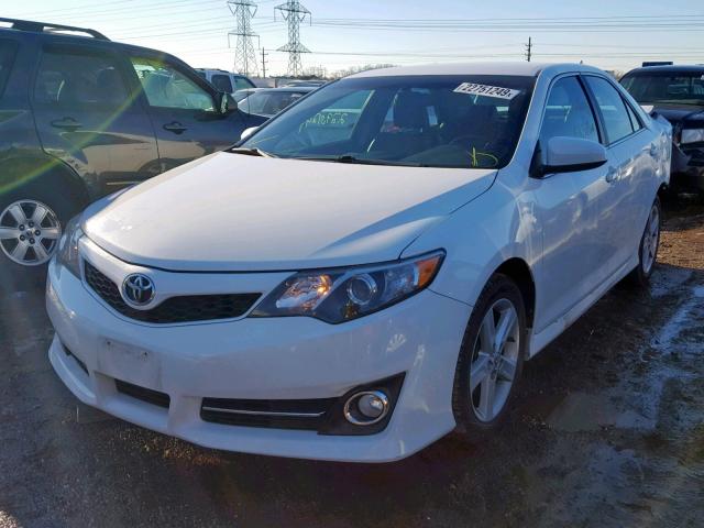 4T1BF1FK6CU571118 - 2012 TOYOTA CAMRY BASE WHITE photo 2