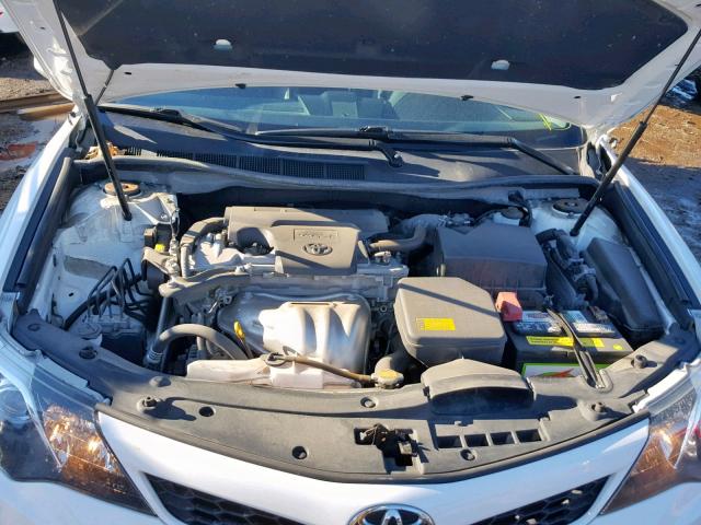 4T1BF1FK6CU571118 - 2012 TOYOTA CAMRY BASE WHITE photo 7