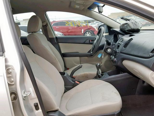 KNAFU4A21A5039042 - 2010 KIA FORTE EX SILVER photo 5