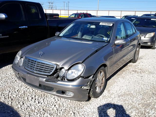 WDBUF65JX4A502842 - 2004 MERCEDES-BENZ E 320 SILVER photo 2