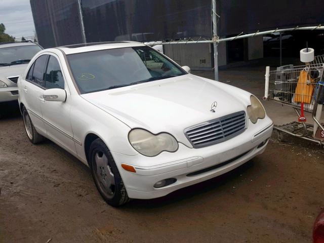 WDBRF61J94A543846 - 2004 MERCEDES-BENZ C 240 WHITE photo 1