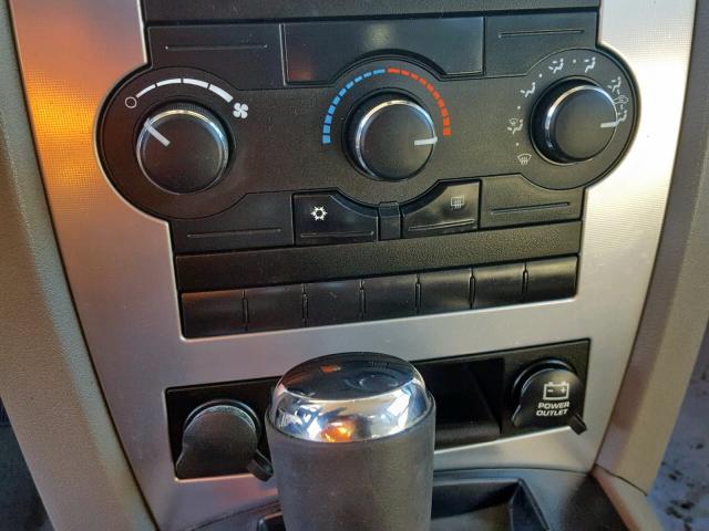 1J8HG48KX8C132648 - 2008 JEEP COMMANDER Gümüş foto 10