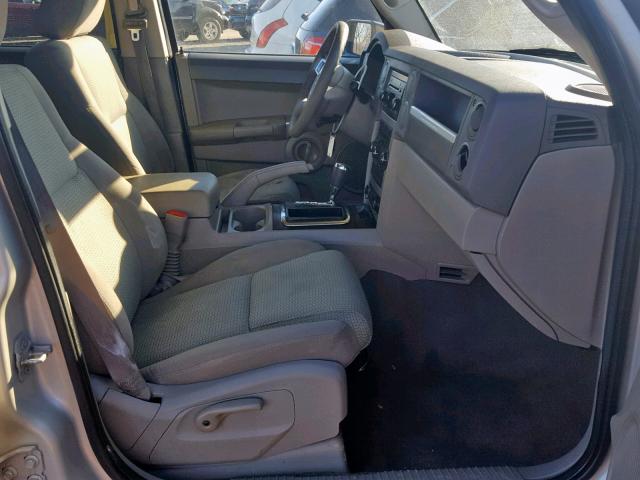 1J8HG48KX8C132648 - 2008 JEEP COMMANDER Gümüş foto 5