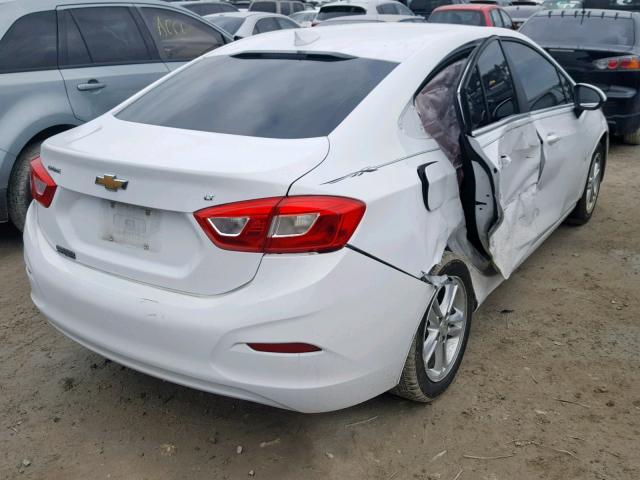 1G1BE5SM3H7184238 - 2017 CHEVROLET CRUZE LT WHITE photo 4