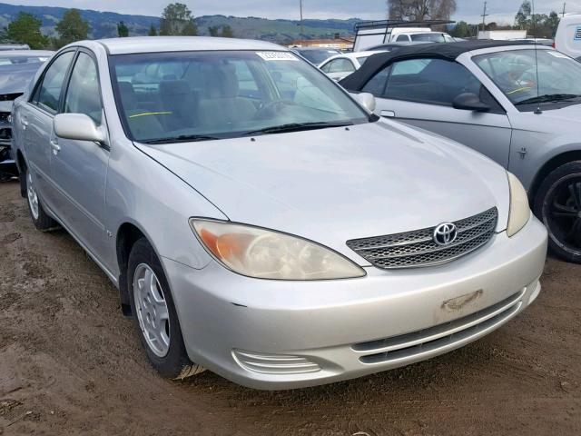 4T1BF30K02U526341 - 2002 TOYOTA CAMRY LE 银色 照片 1