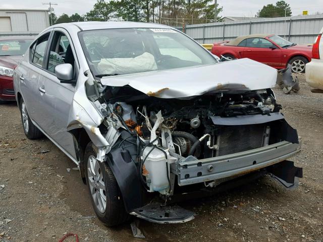 3N1CN7AP4HL830159 - 2017 NISSAN VERSA S GRAY photo 1