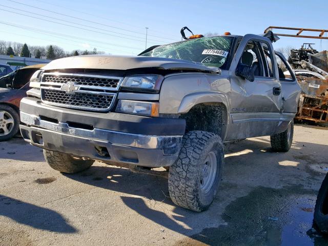 1GCHK29G15E260992 - 2005 CHEVROLET SILVERADO TAN photo 2