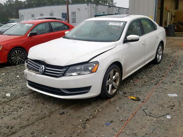 1VWBH7A3XDC054071 - 2013 VOLKSWAGEN PASSAT SE WHITE photo 2