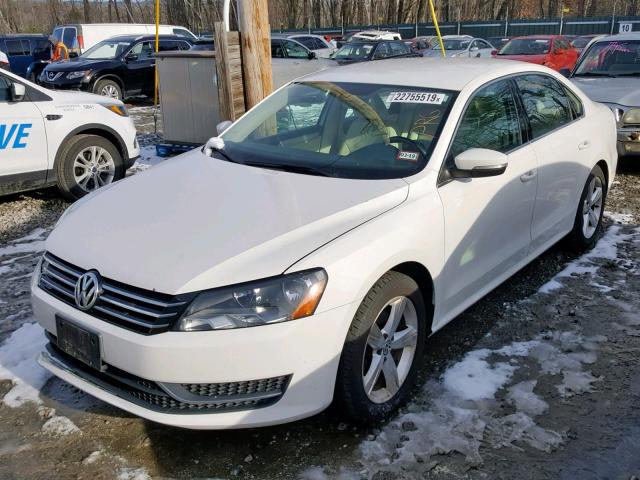 1VWBP7A39DC049172 - 2013 VOLKSWAGEN PASSAT SE WHITE photo 2