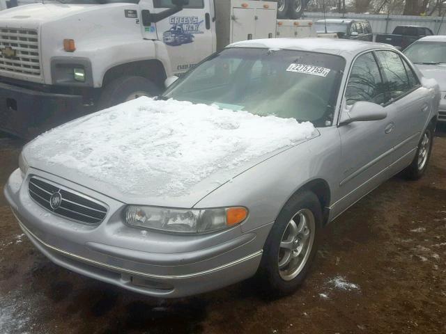 2G4WB52K7Y1181447 - 2000 BUICK REGAL LS SILVER photo 2