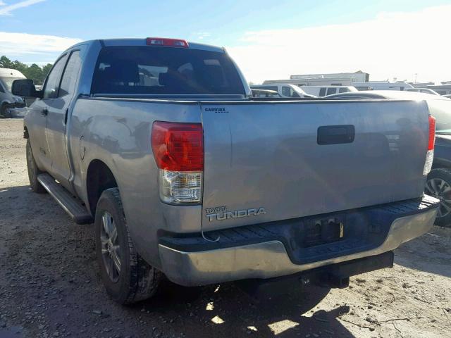 5TFRU5F13AX020888 - 2010 TOYOTA TUNDRA DOU SILVER photo 3