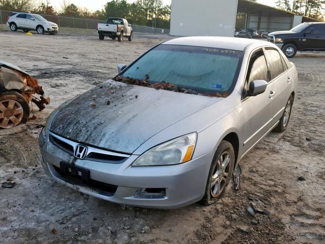 1HGCM56327A000992 - 2007 HONDA ACCORD SE SILVER photo 2