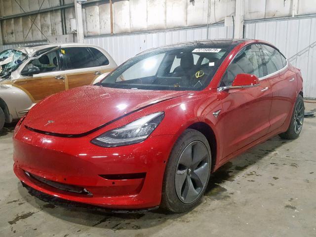 5YJ3E1EB2JF112638 - 2018 TESLA MODEL 3 RED photo 2