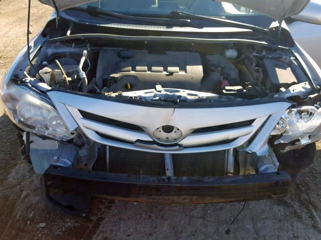 2T1BU4EE0CC829668 - 2012 TOYOTA COROLLA BA 银色 照片 7