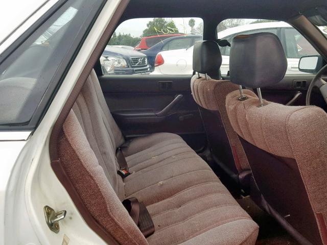 JT2SV21E5H3068975 - 1987 TOYOTA CAMRY DLX WHITE photo 6