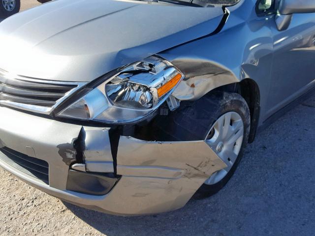 3N1BC1CP5BL366981 - 2011 NISSAN VERSA S GRAY photo 9