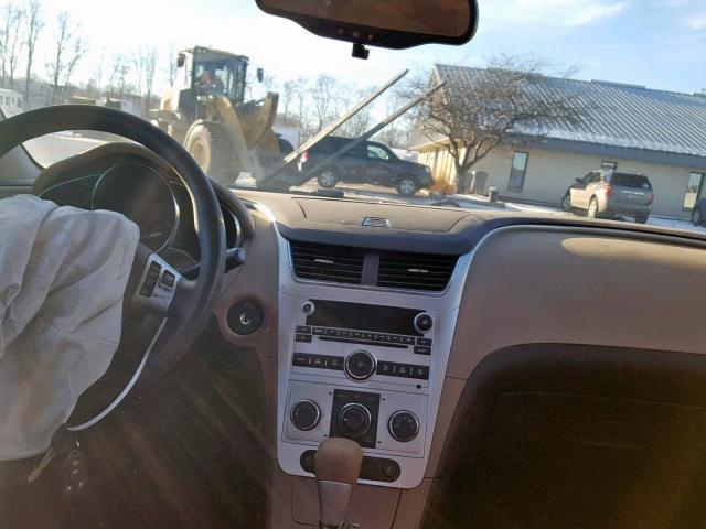 1G1ZB5E09CF292071 - 2012 CHEVROLET MALIBU LS RED photo 9