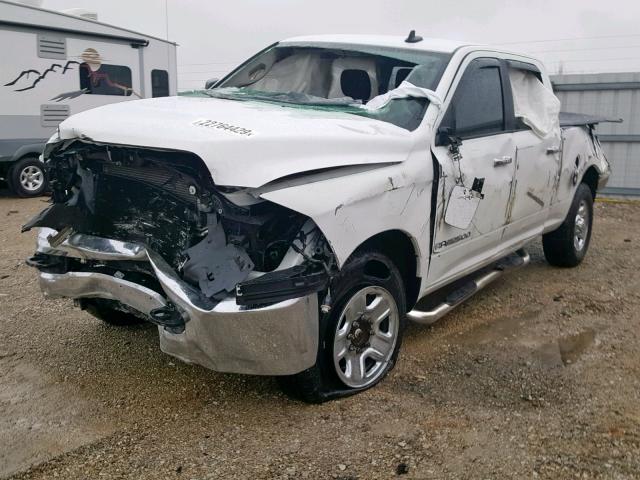 3C6UR5DL4HG675907 - 2017 RAM 2500 SLT WHITE photo 2