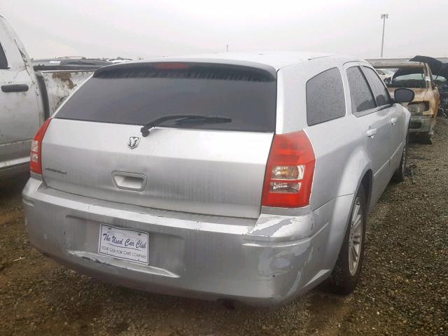 2D4FV47T26H131098 - 2006 DODGE MAGNUM SE SILVER photo 4