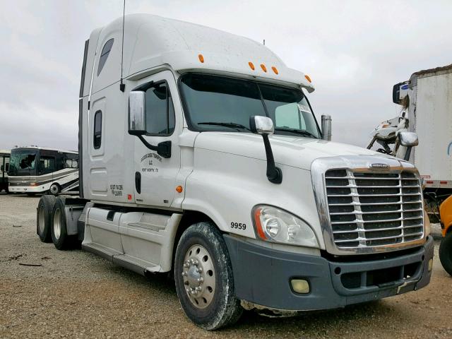 1FUJGLDR3CLBJ9959 - 2012 FREIGHTLINER CASCADIA 1 WHITE photo 1