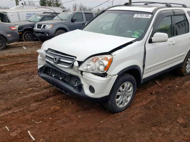 JHLRD78925C030505 - 2005 HONDA CR-V SE WHITE photo 9