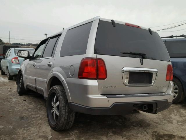 5LMFU28R64LJ05930 - 2004 LINCOLN NAVIGATOR SILVER photo 3